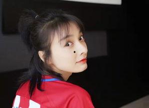 娱乐718王心悦吃瓜,王心悦吃瓜事件，揭秘背后真相