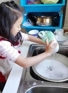 娱乐吃瓜酱洗碗视频